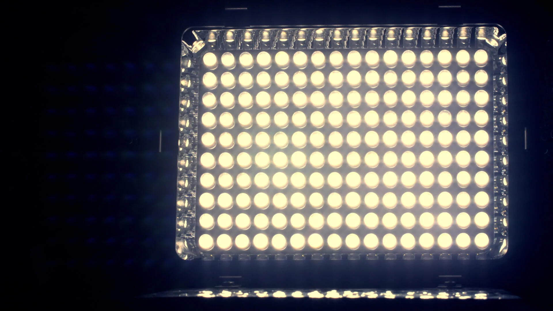 Aputure 120d ii Review - Best Video Lights for Youtube and